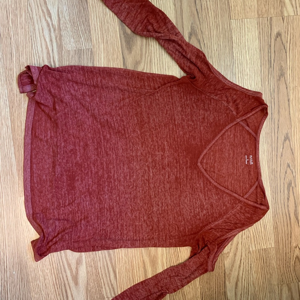 cut off shoulder long sleeve shirt